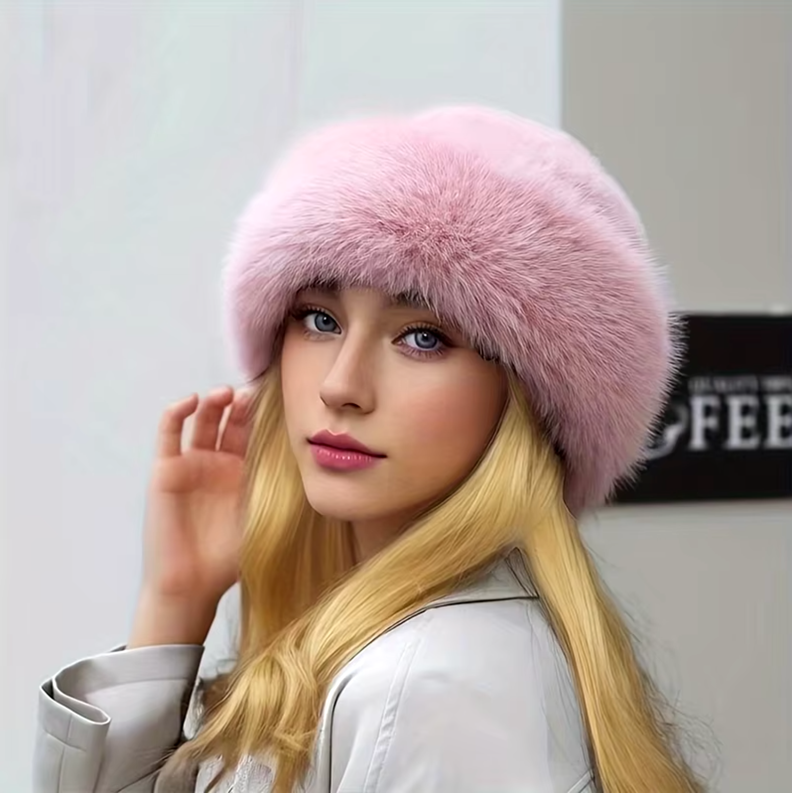 April - Chapeau Élegant en Fourrure Premium