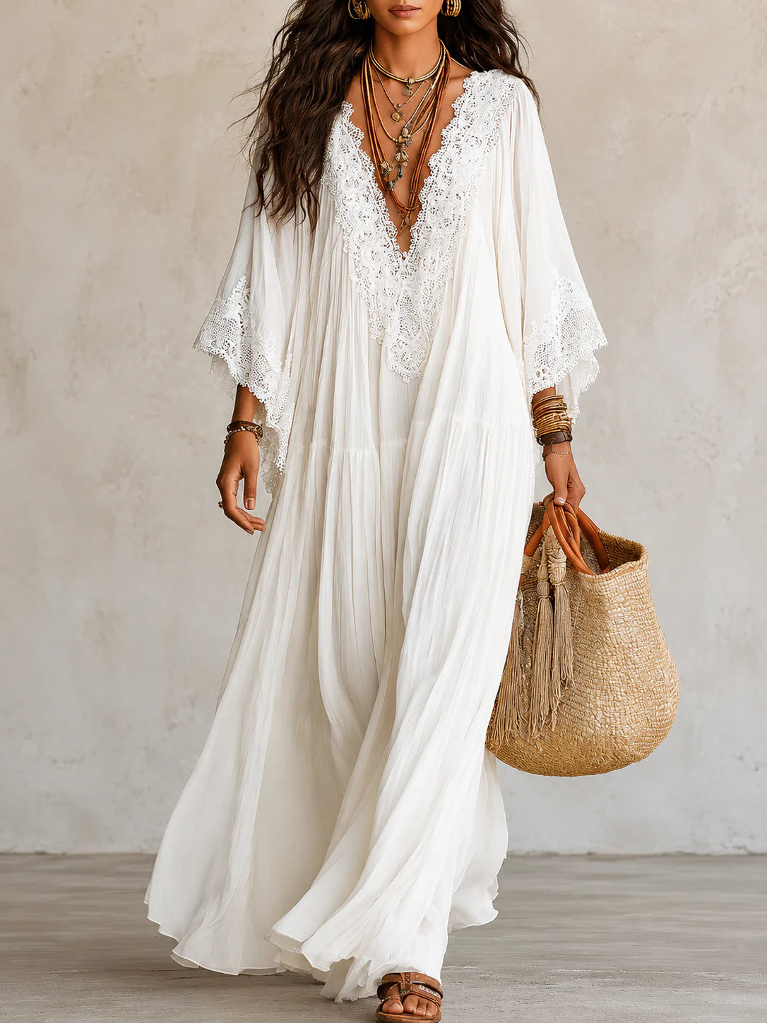 Serina - Vestido Maxi Blanco con Escote y Detalles Bordados
