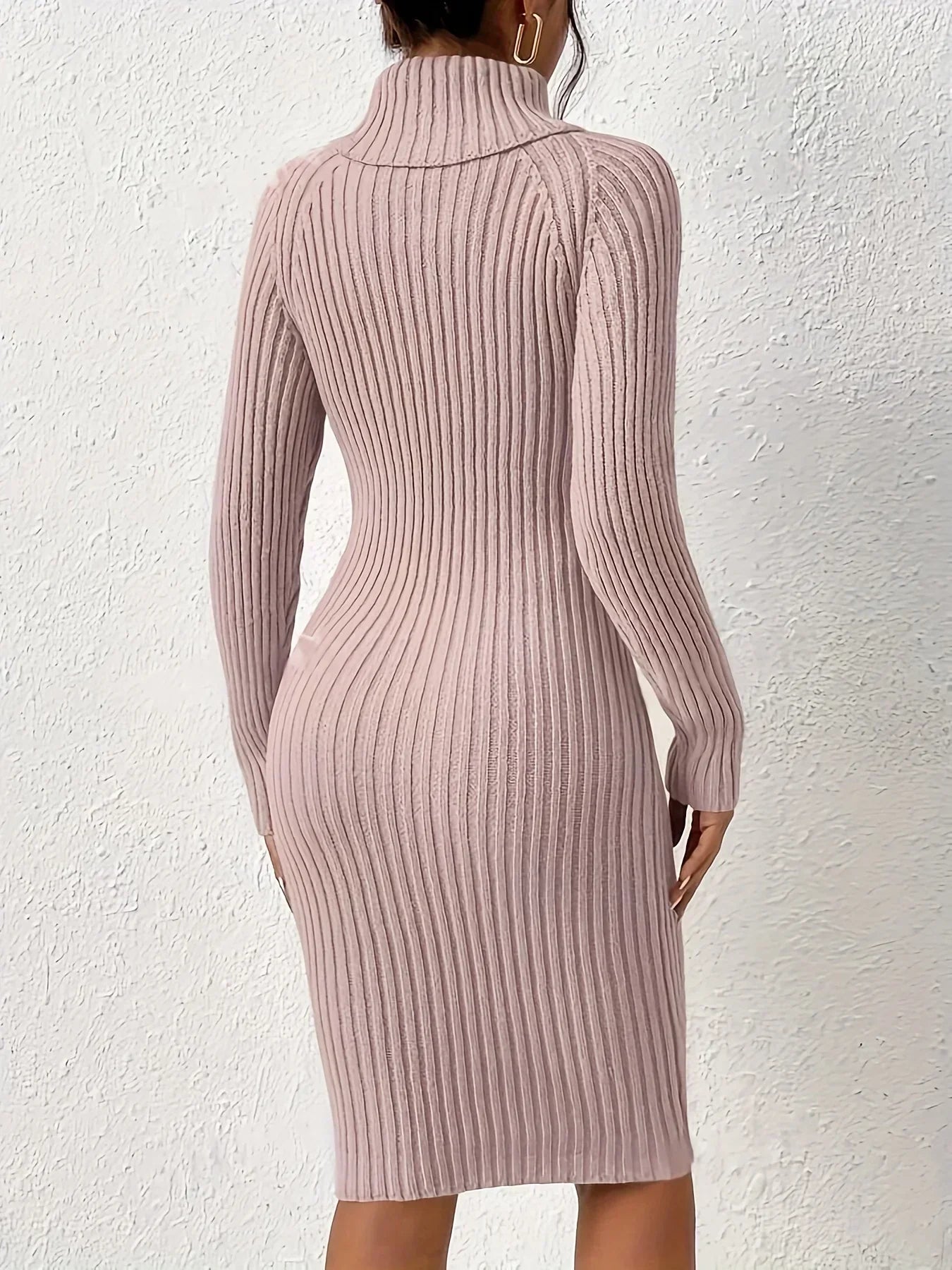 Jordyn - Robe Pull Col Roulé Cintrée en Maille