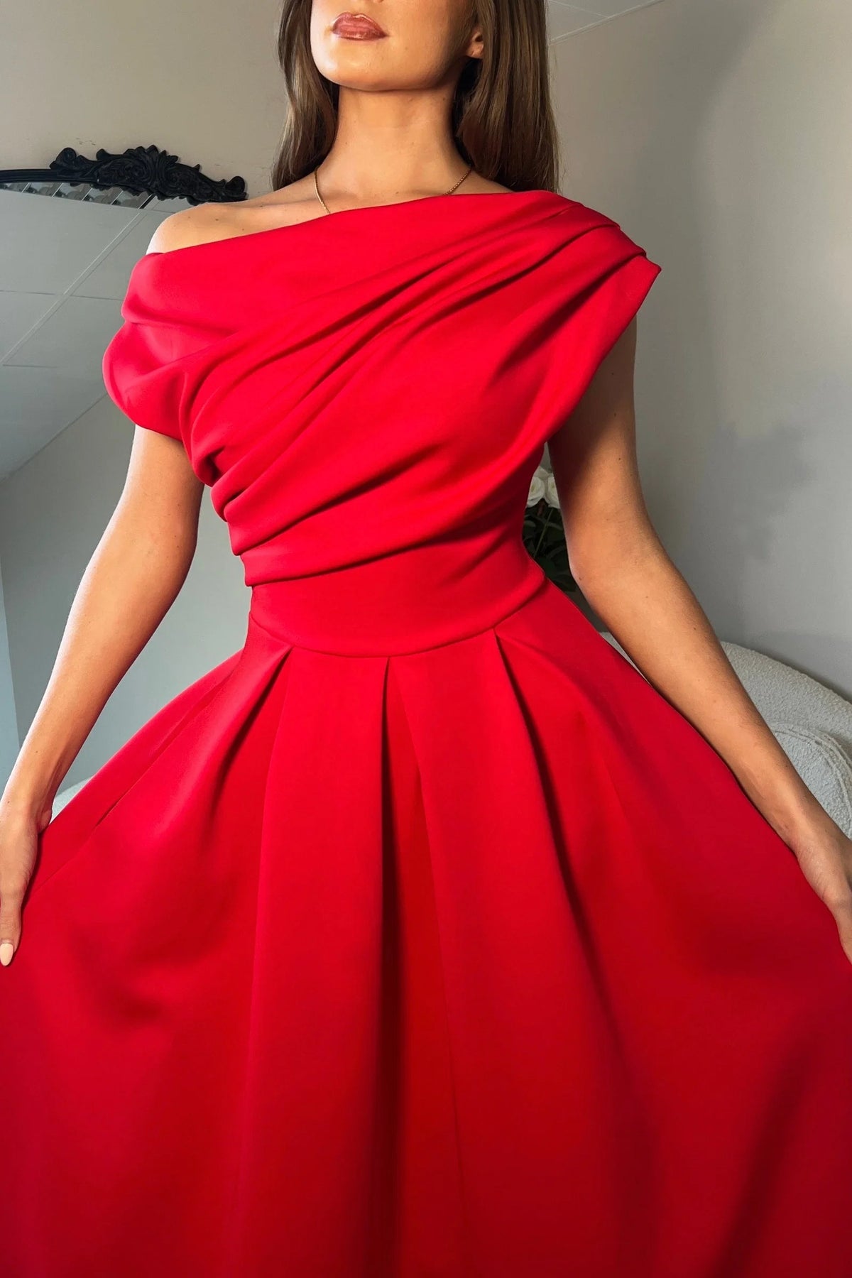 Molly - Elegante Vestido de Baile Rojo Acampanado