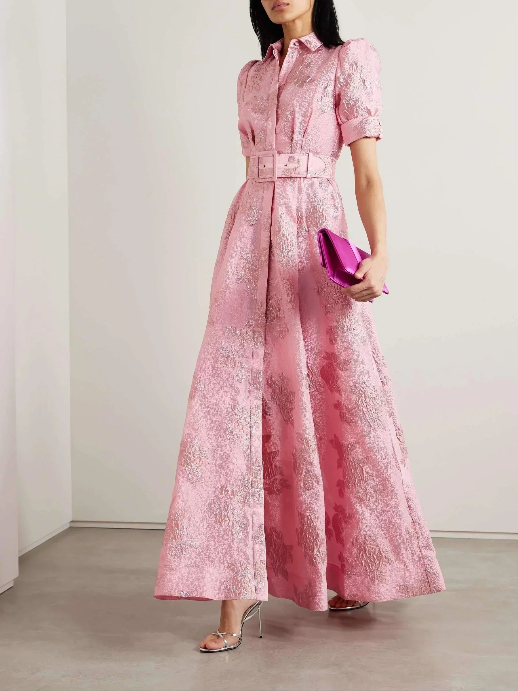 Bethany - Robe Couture Brodée à Ceinture