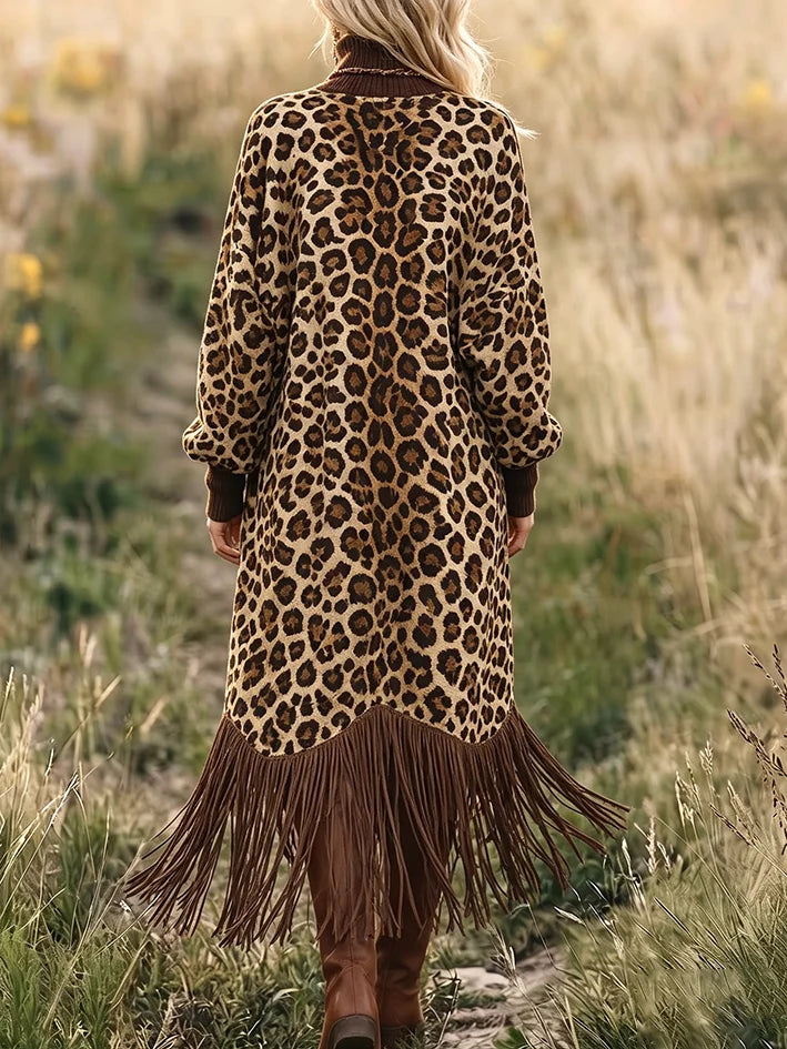 Leia - Vestido Suéter de Leopardo con Cuello Alto y Flecos Bohemios