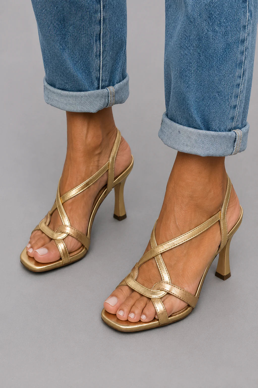 Asteria - Sandalias Elegantes con Tacón Dorado Metálico