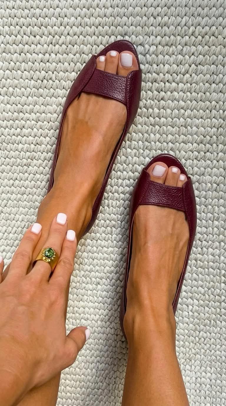 Eirlys - Sandalias Estilo Bailarina con Punta Abierta Metálica