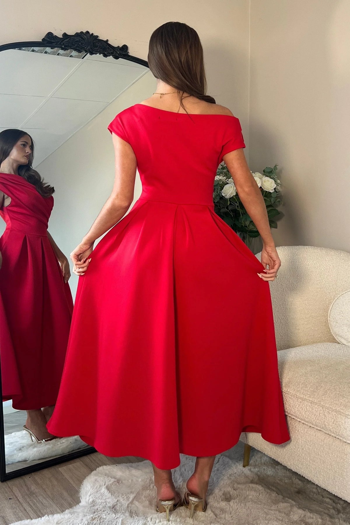 Molly - Elegante Vestido de Baile Rojo Acampanado