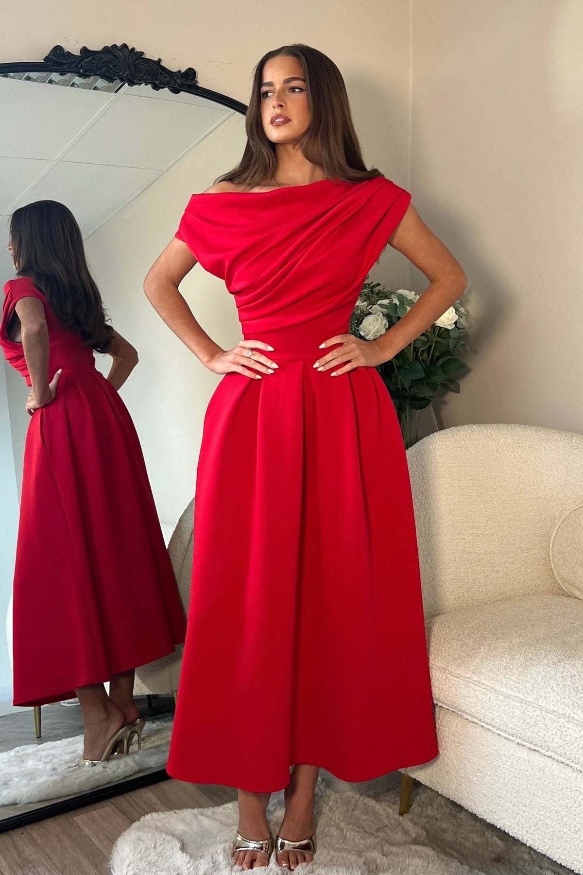 Molly - Elegante Vestido de Baile Rojo Acampanado