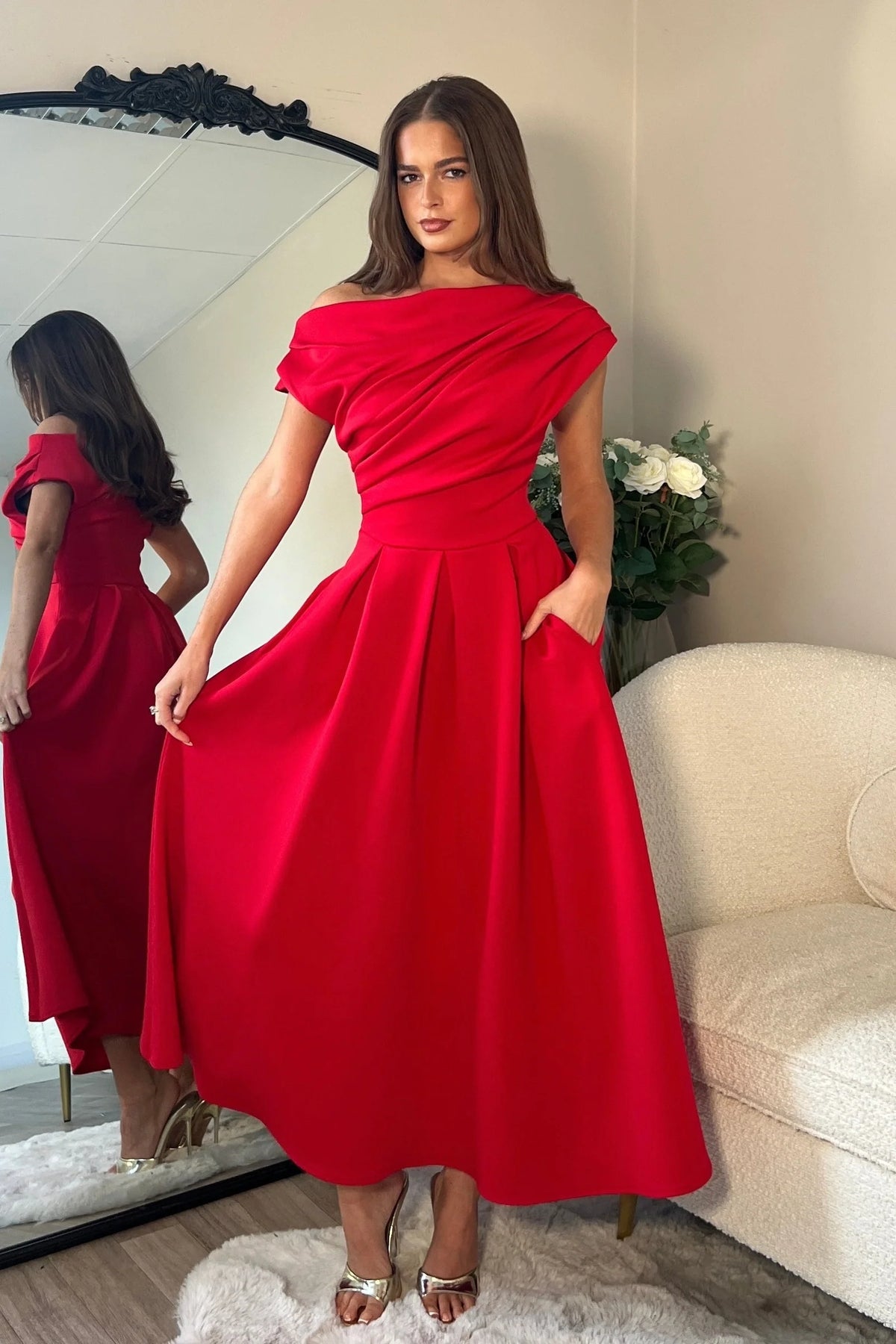 Molly - Elegante Vestido de Baile Rojo Acampanado