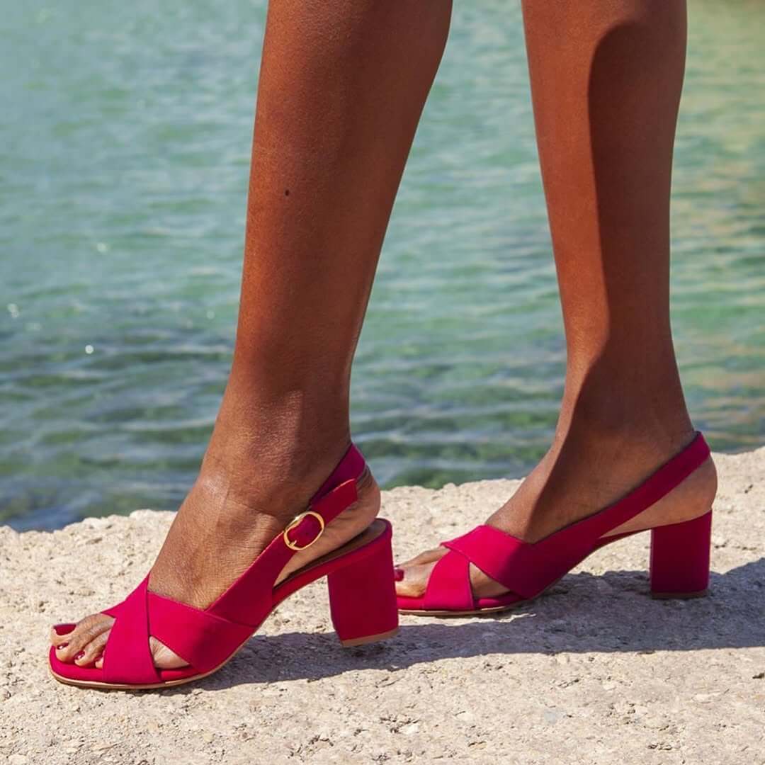 Liora - Sandalias Mediterráneas Cruzadas con Tacón Cuadrado